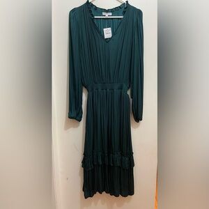 Socialite Emerald Green Long Sleeve Dress